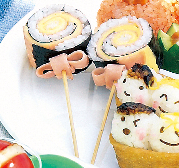 巻き寿司レシピ５選 人気の具材でつくる 子どもが喜ぶ太巻き寿司のレシピなど 小学館hugkum