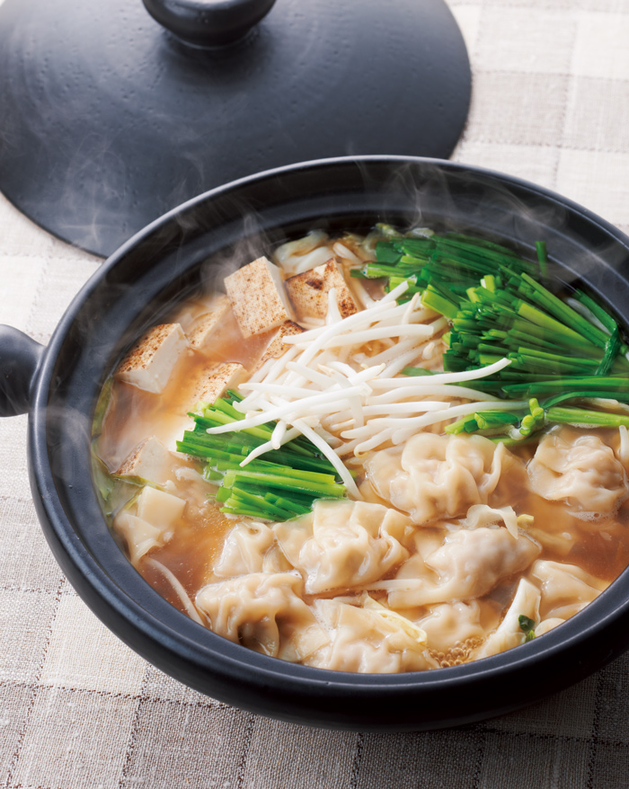 ごま油使用レシピ選 鍋やおつまみに 香り高いごま油の使い方 豚肉 豆腐 もやしを使った人気レシピ集 小学館hugkum