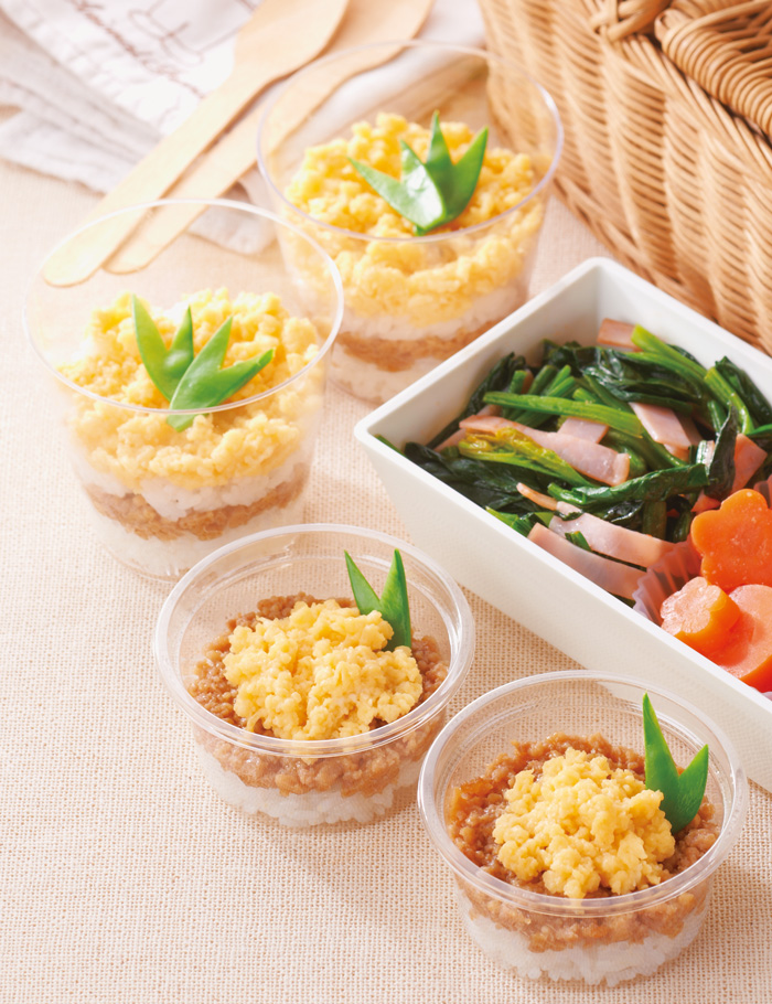 そぼろお弁当レシピ８選 子どもに人気の三色そぼろの作り方やきれいな詰め方のまとめ Hugkum 小学館公式