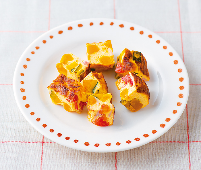 オムレツレシピ10選 子どもに人気の具材をたっぷり チーズ じゃがいも 玉ねぎなどを使った簡単レシピ 小学館hugkum