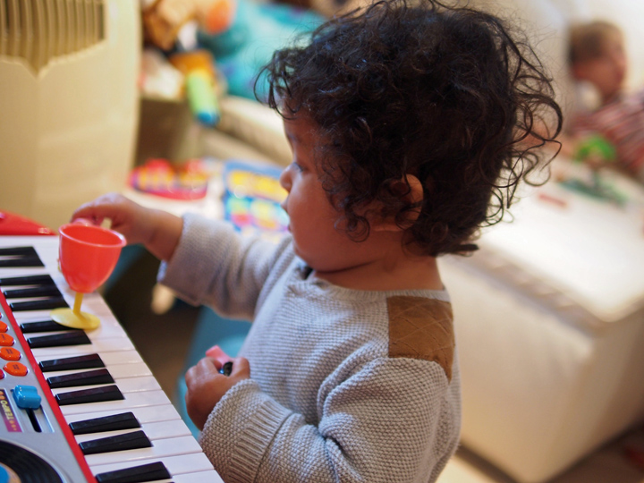 人気ピアノのおもちゃ13選 赤ちゃん向けから本格派まで種類別おすすめを解説 Hugkum はぐくむ