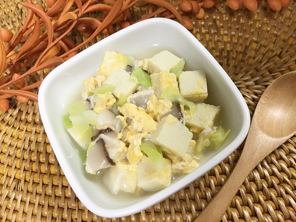 高野豆腐 の離乳食 最初はすりおろして 簡単 便利で高栄養な時期別レシピや冷凍テクも 小学館hugkum