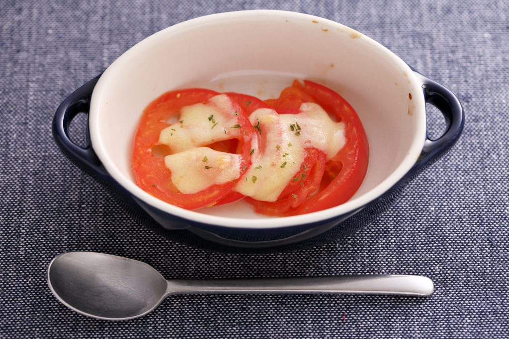 トマトは離乳食初期からok 皮や種の下処理や保存方法 時期別離乳食レシピを紹介 Hugkum はぐくむ