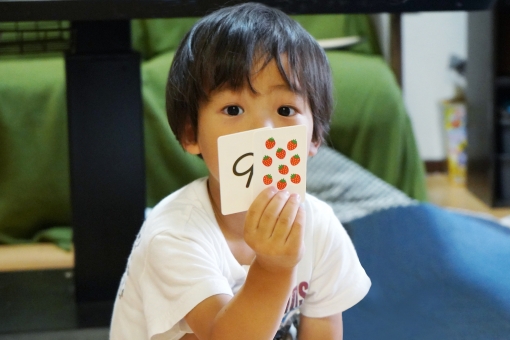 遊びながら学べる知育カードゲーム12選 子どもから大人まで楽しめます Hugkum 小学館公式