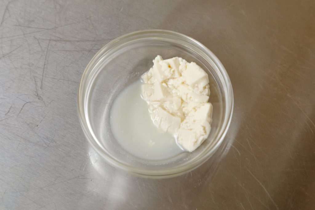 離乳食初期から食べられる豆腐 量や進め方 保存方法と期別おすすめレシピ 小学館hugkum