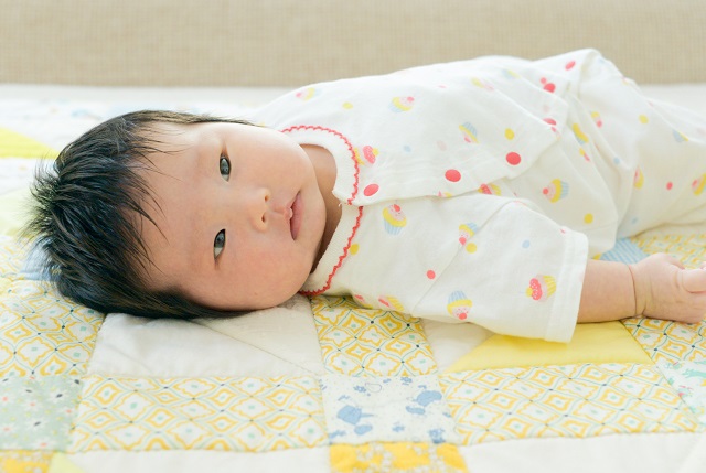 赤ちゃんのいる部屋で暖房は使ってok 注意点やおすすめ暖房器具を解説 Hugkum はぐくむ