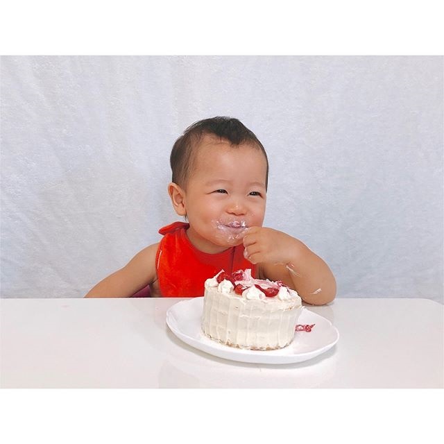 1歳でも誕生日ケーキを食べさせたいママはどうしてる 手作りバースデーケーキ事情 Hugkumが調べてみました Hugkum 小学館公式