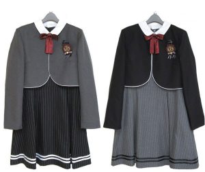 小学校の卒業式 女の子 の服装は ワンピース スーツ 袴など人気の服装選びのポイント Hugkum はぐくむ
