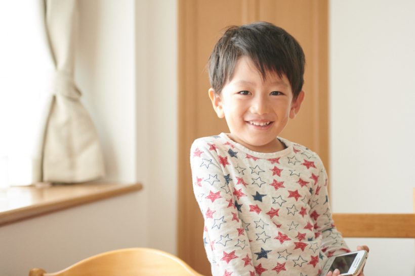 ひきこもり を作らない子育てに大切なこととは 子育ての道を照らす佐々木正美さんの教え Hugkum はぐくむ