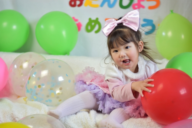 2歳 誕生日 女の子に人気のプレゼント18選 知育系や絵本 想像力や感性を磨けるおもちゃがおすすめ Hugkum 小学館公式