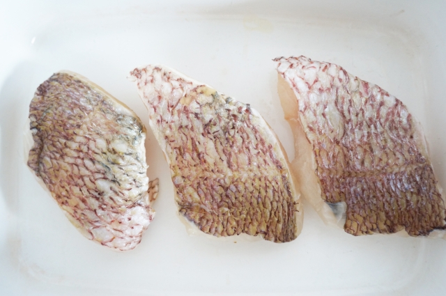 離乳食初期から食べられる白身魚は 高たんぱくで低脂肪 切り身やお刺身を使った下処理や調理方法 レシピを紹介 小学館hugkum
