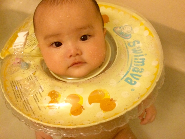 赤ちゃんのお風呂用の浮き輪 おすすめ6選 お風呂で使えてメリットたくさん！ | HugKum（はぐくむ）