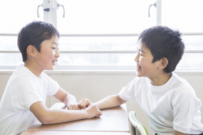 小学生男子のおしゃれな髪型 人気のヘアスタイルはどれ 男の子の