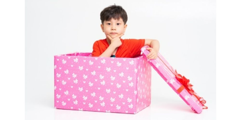 3歳 男の子】誕生日プレゼント26選！人気のおもちゃ、友達向けに喜ば