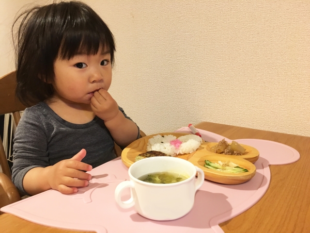 幼児食の献立 1 3歳の年齢別 注意点は １週間の献立例や 幼児に人気レシピも Hugkum はぐくむ