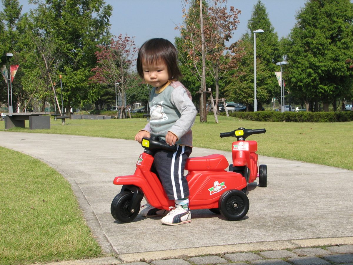 コンビカーって 人気キャラ系やグッドデザインなど １歳から乗れて長く遊べるおすすめコンビカー10選 Hugkum はぐくむ