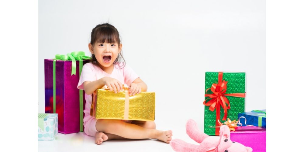 3歳 女の子 おすすめ誕生日プレゼント選 華やかなドレスに人形 創造力豊かに遊べるホビートイまで大集合 Hugkum はぐくむ