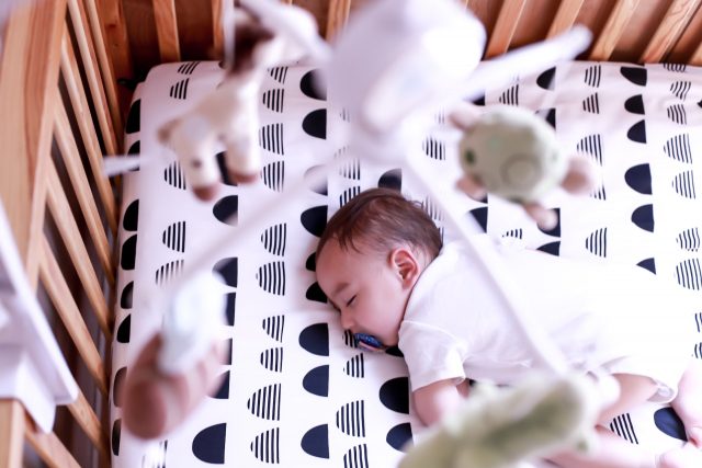 赤ちゃんの寝床作りのポイントは 産前に検討 準備しておきたいこと おすすめの寝場所 注意点まとめ 小学館hugkum