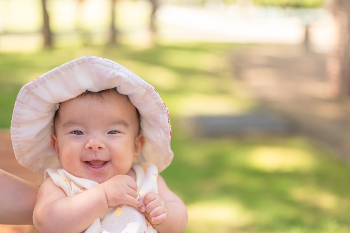 赤ちゃんの帽子サイズの選び方｜月齢別サイズの目安とおすすめ12選 HugKum（はぐくむ）