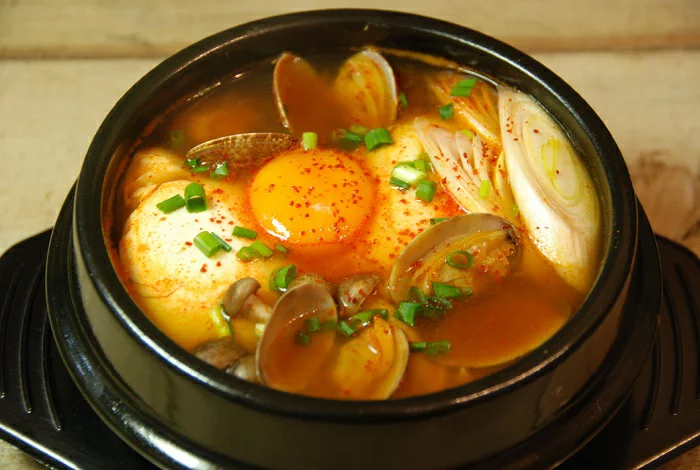 韓国料理の定番スンドゥブチゲ献立レシピ16選 ぴったりな副菜などを厳選 小学館hugkum