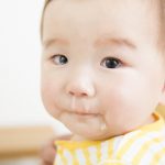 新生児の鼻づまりの原因は 症状や改善法 予防法 鼻くその取り除き方などを解説 助産師監修 小学館hugkum