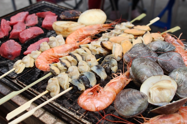 子供に人気のバーベキューの食べ物ランキング 肉 魚 野菜から変わり種食材 スイーツまで Hugkum 小学館公式