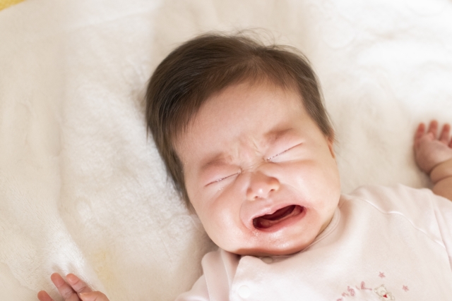 助産師監修 生後5ヶ月の赤ちゃんの成長と発育 授乳や離乳食の進め方 遊びの特徴 夜泣き対策法まで解説 小学館hugkum
