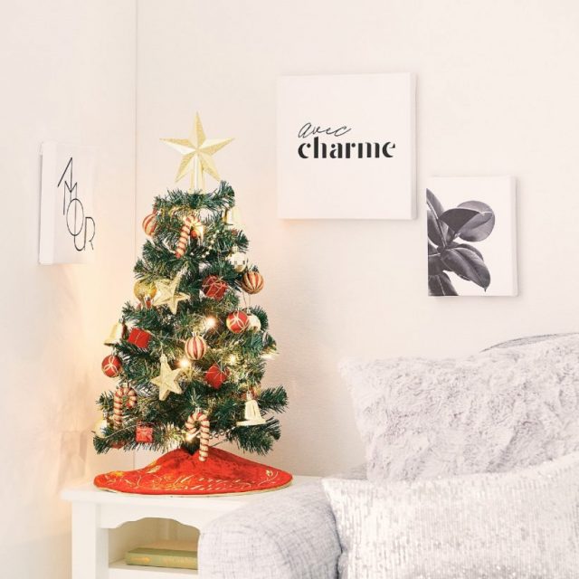 Francfrancのクリスマスツリーは、飾りも照明も全て入ってお得な