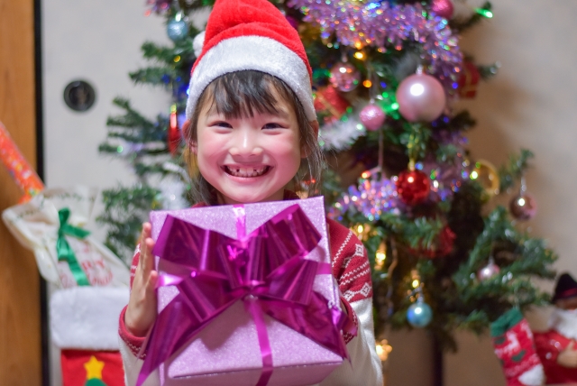子どものクリスマスプレゼント 今年は何にする 幼児から小学生まで人気のプレゼントを徹底調査 小学館hugkum