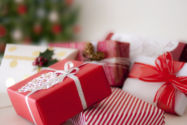 クリスマスプレゼントはいつ渡すのが正解 24日or25日 渡し方やタイミングを徹底リサーチ Hugkum はぐくむ