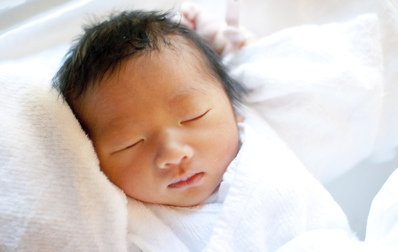気になる新生児のせき その原因と対処法 病院での治療法は 自宅でのケア法もご紹介 医師監修 小学館hugkum