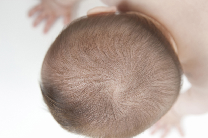 赤ちゃんの頭皮が乾燥する理由は 頭皮トラブルと自宅でできるケア法 医師監修 小学館hugkum