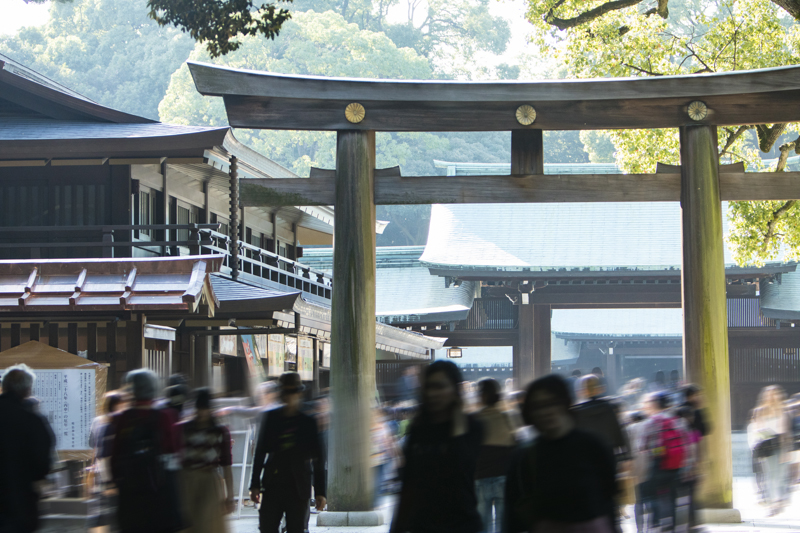 東京の初詣スポット 21年の初詣にふさわしい方角の見つけ方から 穴場 屋台が出るおすすめの神社まで Hugkum はぐくむ