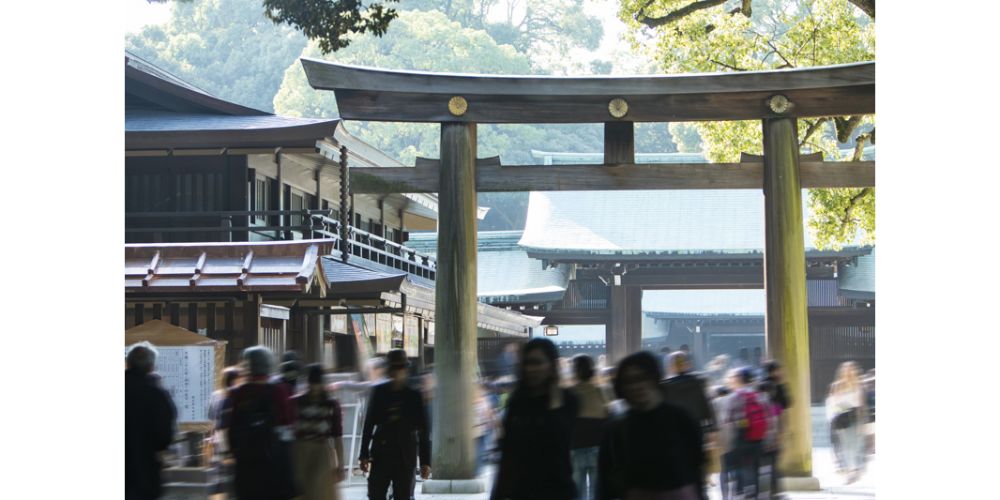 東京の初詣スポット 22年の初詣にふさわしい方角の見つけ方から 穴場 屋台が出るおすすめの神社まで Hugkum はぐくむ
