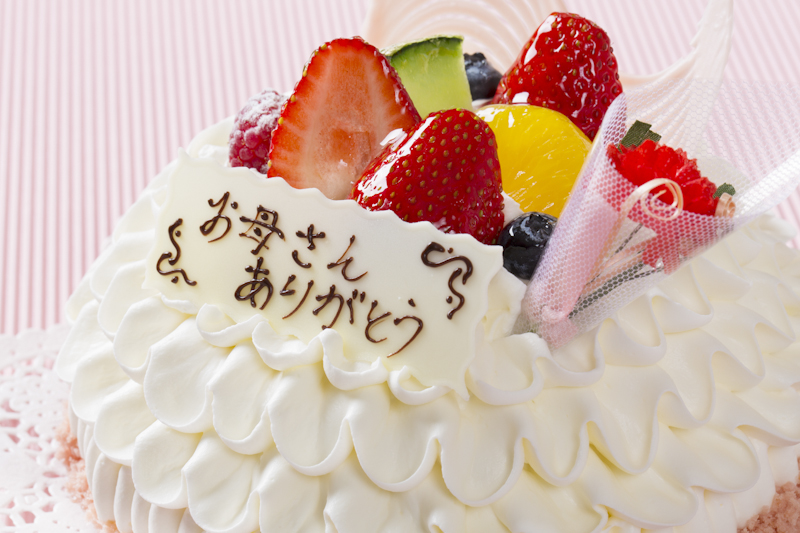 母の日にケーキを贈ろう 家族で楽しむ手作り人気レシピやカーネーション付きの通販ケーキをセレクト 小学館hugkum