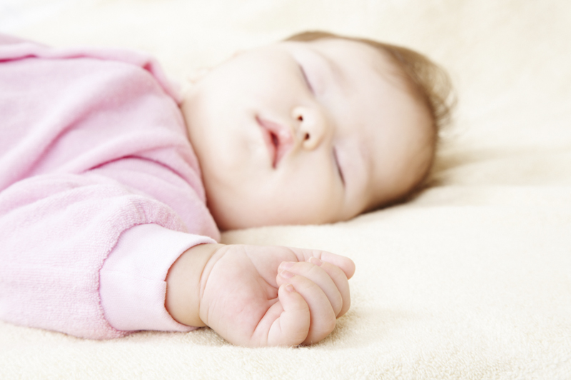 赤ちゃんの就寝時間は何時がいい？ 理想の睡眠時間や起床時間、就寝時間が遅いと出る影響、早く寝る工夫など徹底解説 小学館HugKum