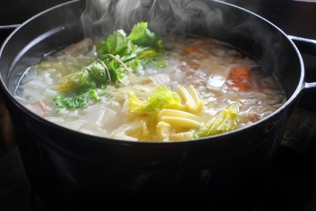 セロリは冷凍保存で葉っぱも食べやすく 栄養そのままスープ用ストックの作り方も紹介 Hugkum はぐくむ