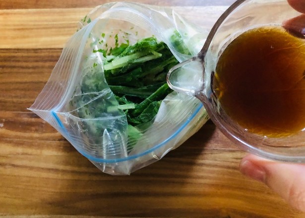 水菜は なんと冷凍保存がおすすめ 半解凍のまま するだけで一品できちゃう裏技もご紹介 Hugkum はぐくむ