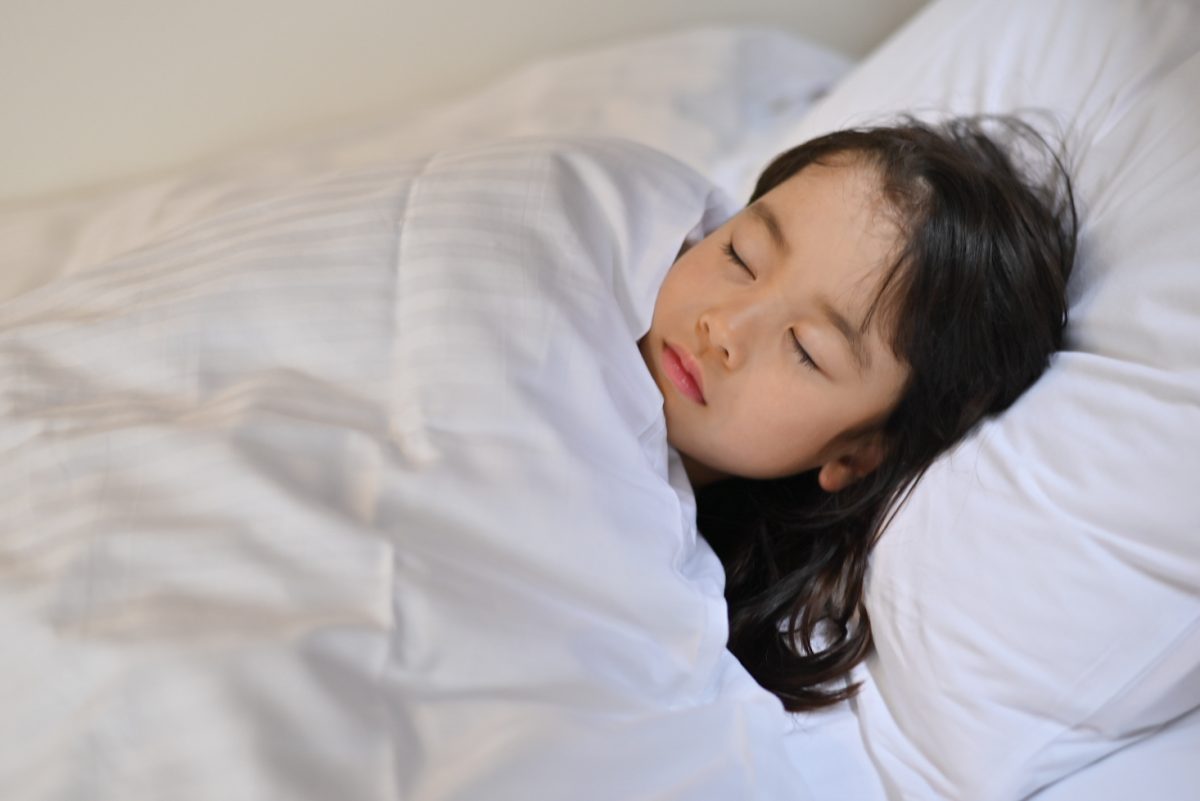 朝起きられない…」原因は子どもの自律神経の乱れ？睡眠ファースト育児