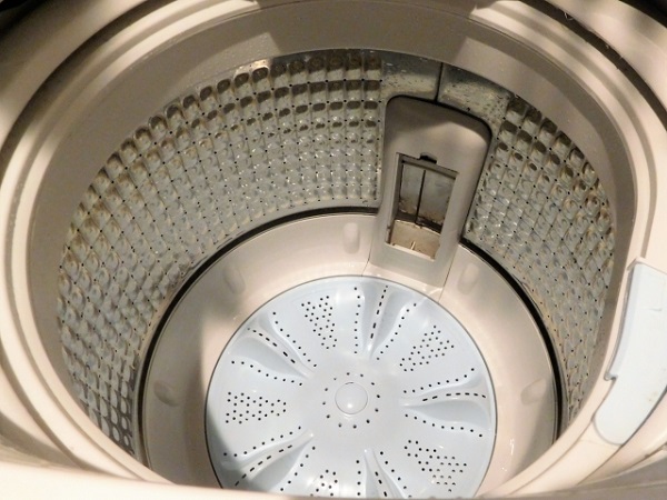 洗濯機が臭い原因は主に3種類！ 原因別の対処法や予防法