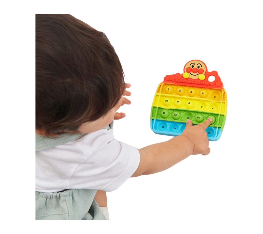 3・4歳おすすめおもちゃ】ポコポコ感はパパママもやみつきに♪『指トレ知育！ぷちぽこアンパンマン』新発売！ | HugKum（はぐくむ）
