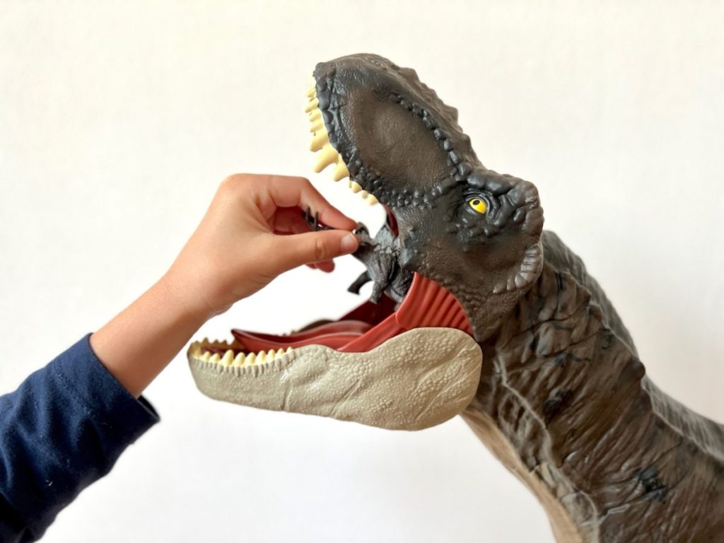 恐竜おもちゃ】100cm越え巨大ティラノがやばい！ジュラシックワールド