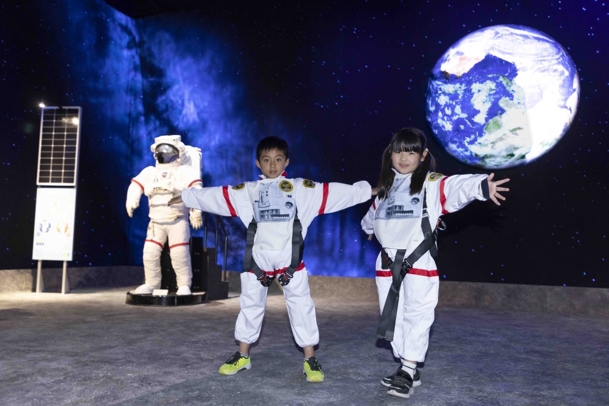 日本科学未来館【NEO 月でくらす展 】スタート！ぴょーんと飛べる「月