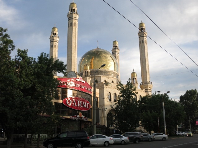 キルギスの首都ビシュケクにあるモスク・ミナレット