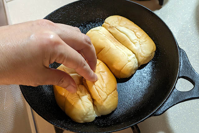 断面がカリッとして、パン全体がフワッとします。