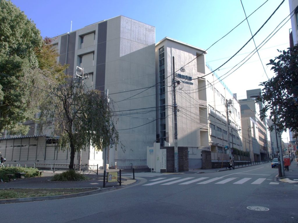 三輪田学園中学校・高等学校 Photo by IZUMI SAKAI - , Copyrighted free use, Wikimedia Commons