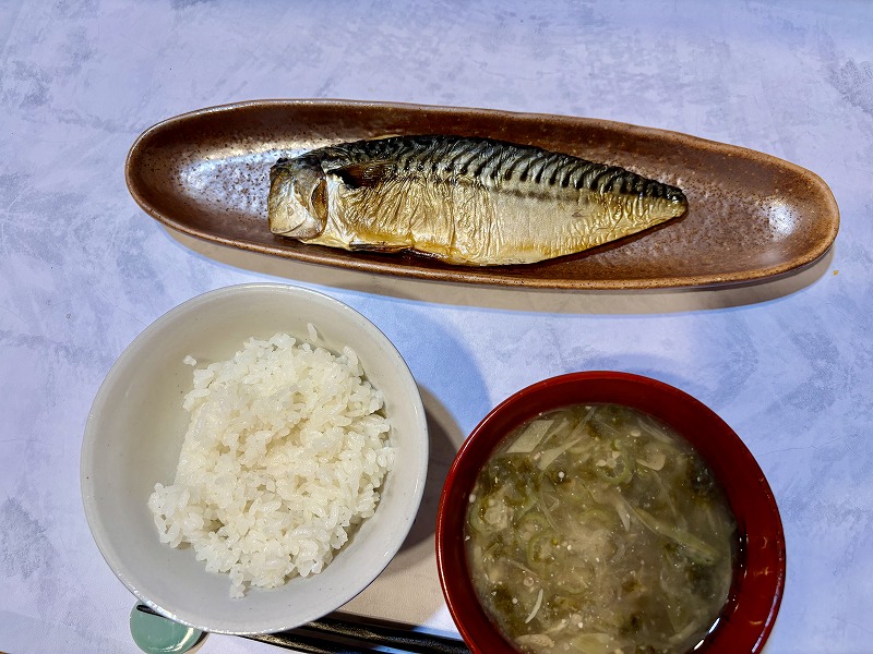 焼き魚定食も楽しめる