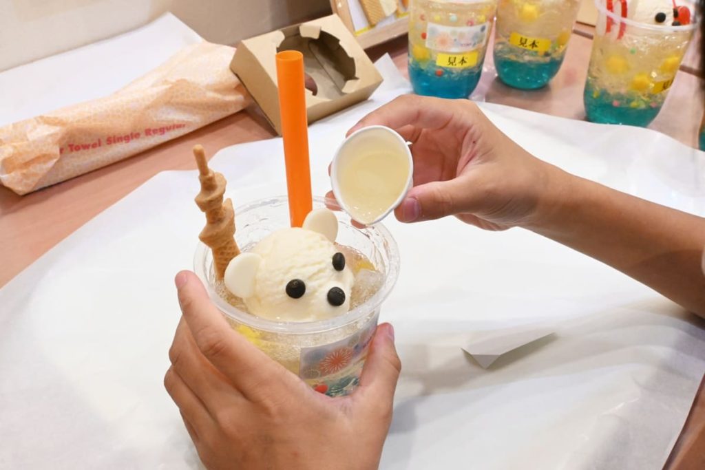 仕上げにさらにゼラチンを流し込んで完成