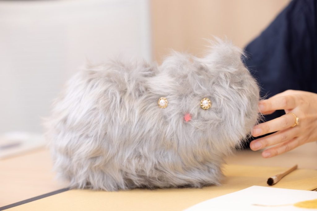 齋藤さんが作った猫のぬいぐるみ