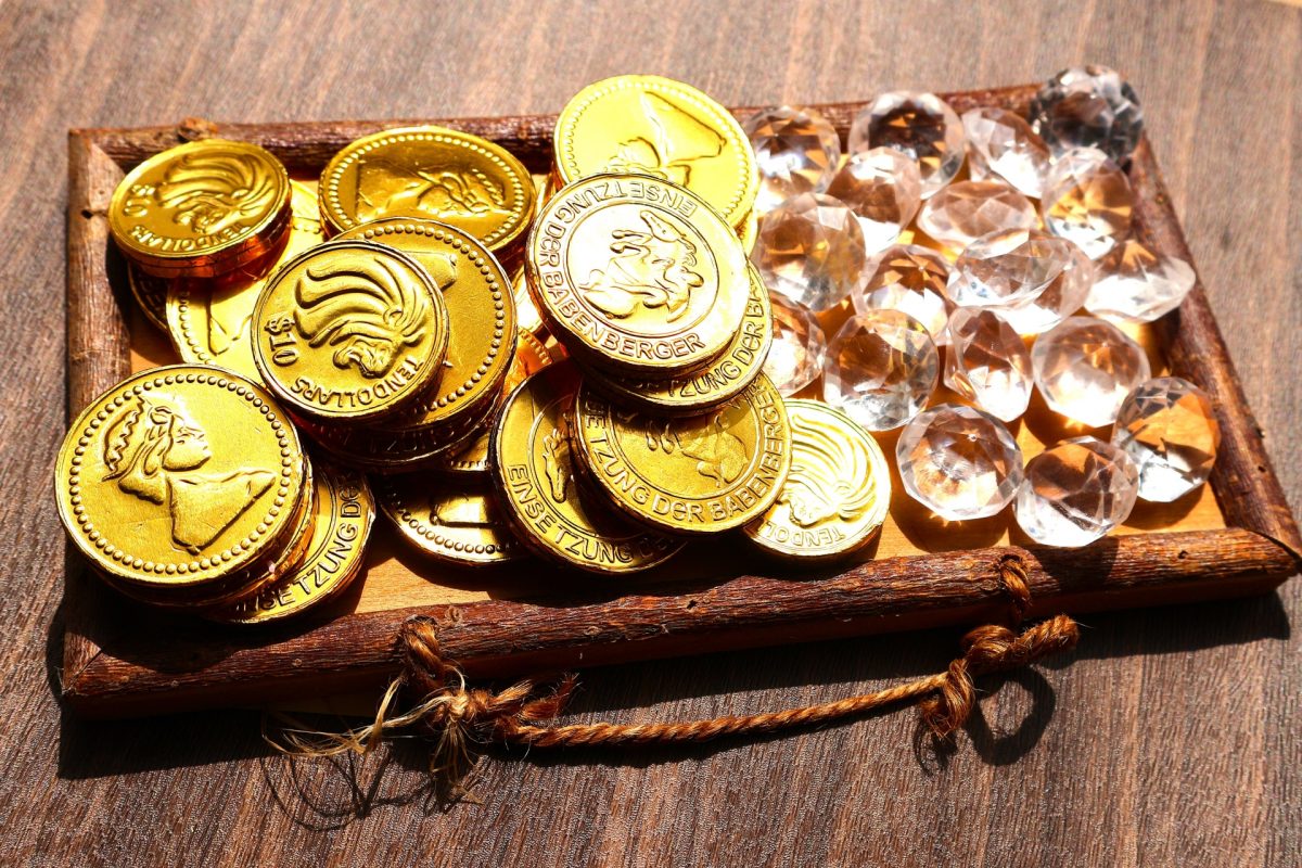 「金科玉条」ってどんなお宝？ 意味、使い方・類語・対義語・英語表現までを解説 | Hugkum（はぐくむ）